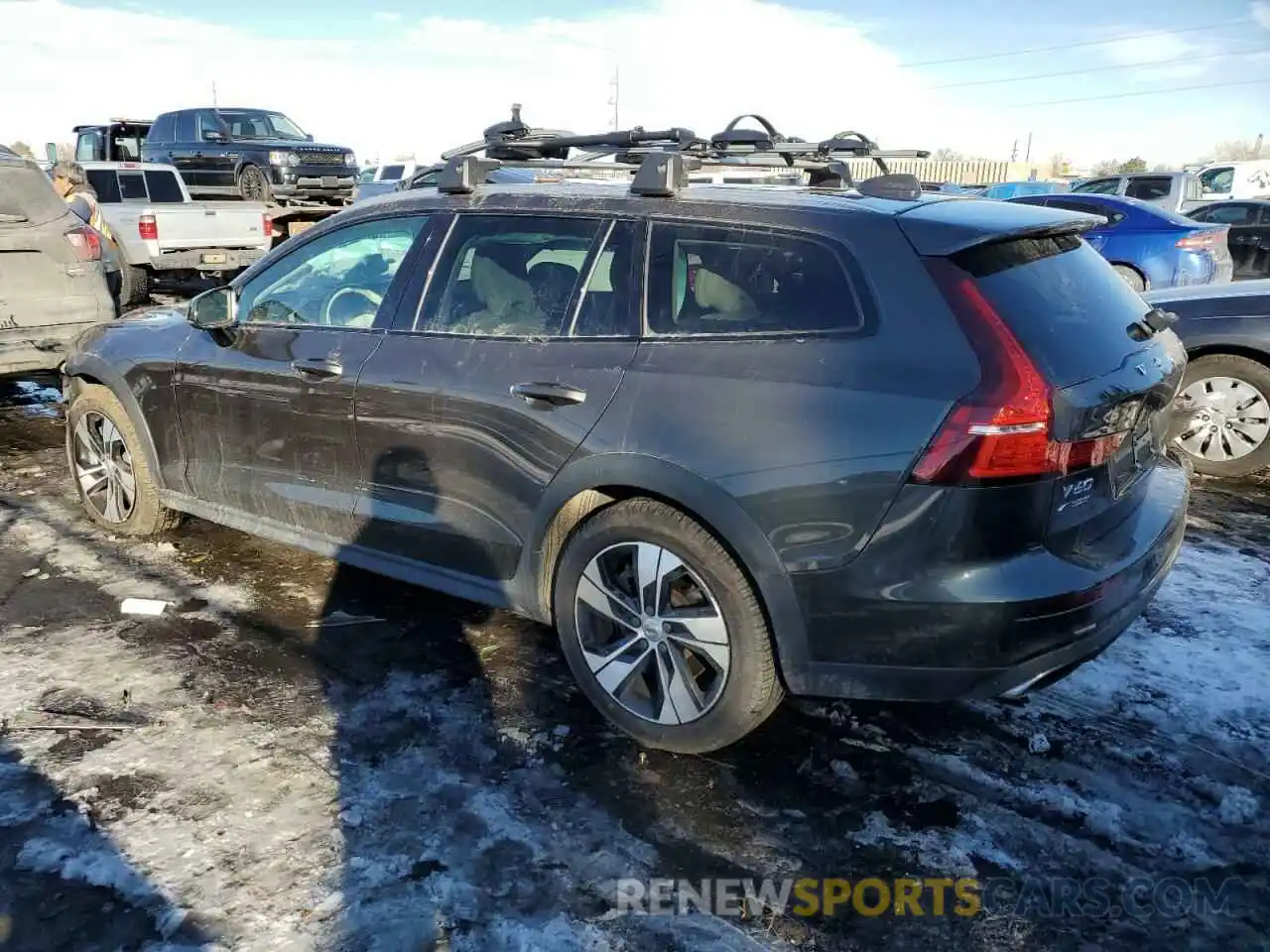 2 Photograph of a damaged car YV4102WK8L1039973 VOLVO V60 2020