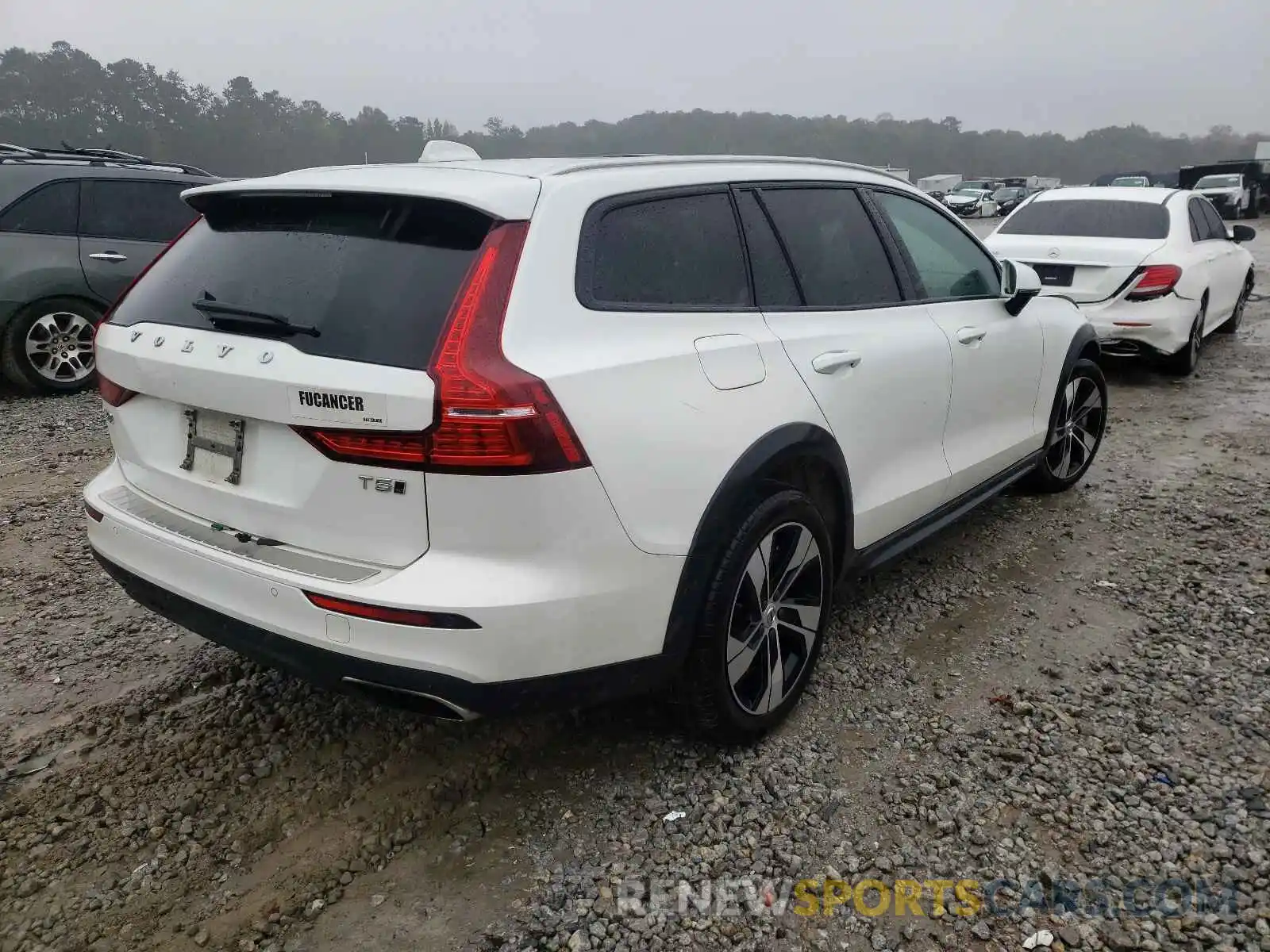 4 Photograph of a damaged car YV4102WK9L1041554 VOLVO V60 2020