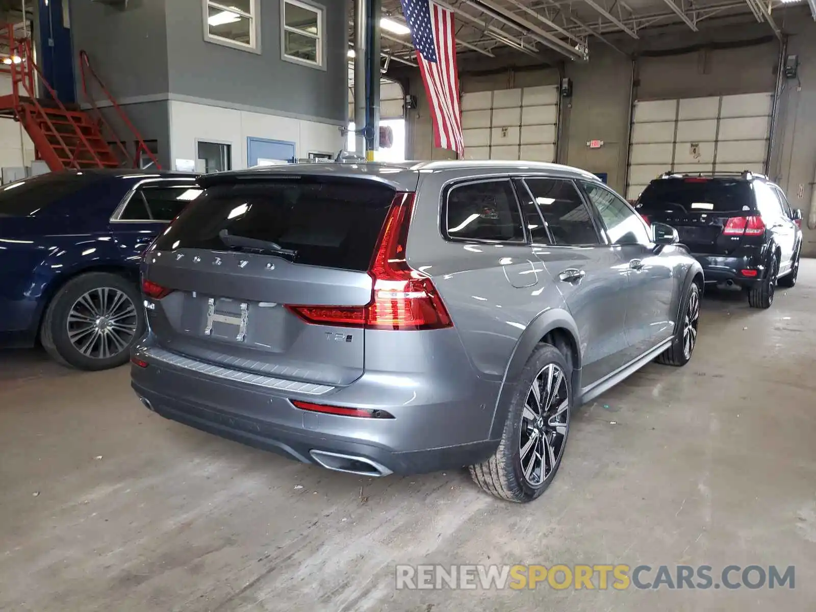 4 Photograph of a damaged car YV4102WKXL1038789 VOLVO V60 2020