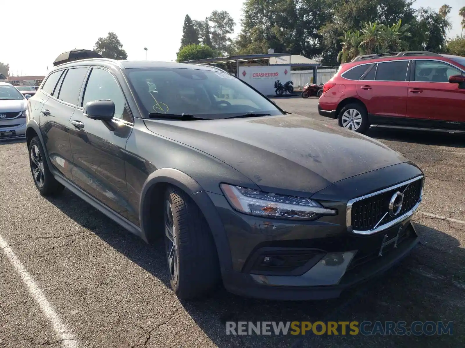 1 Photograph of a damaged car YV4102WKXL1047069 VOLVO V60 2020