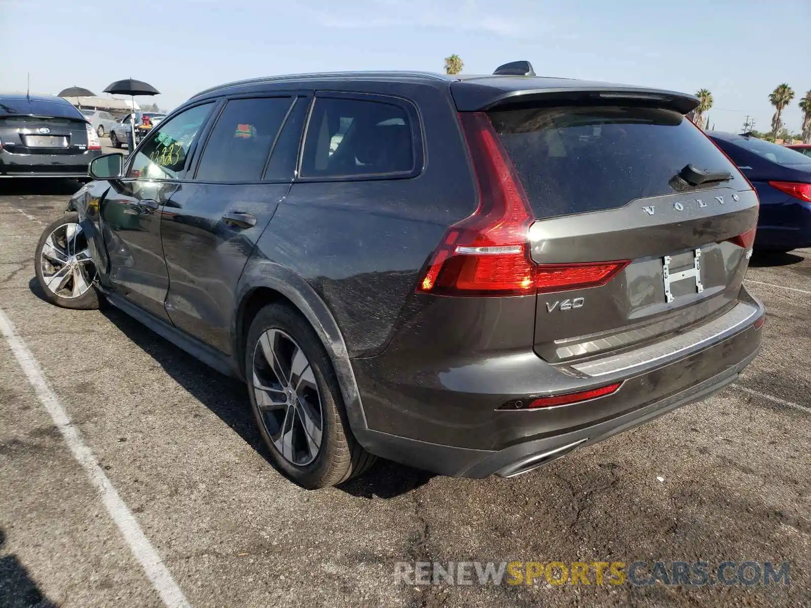 3 Photograph of a damaged car YV4102WKXL1047069 VOLVO V60 2020