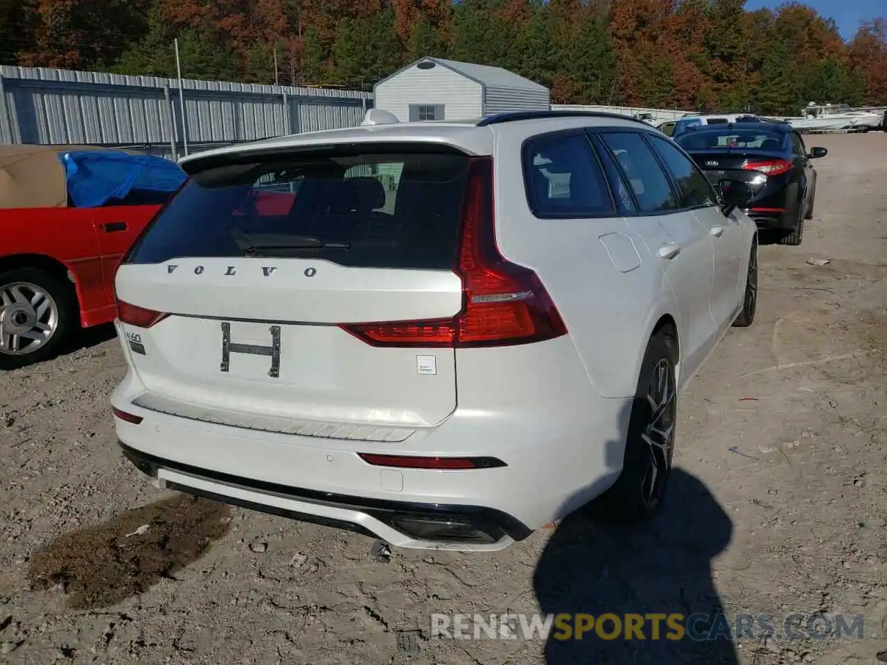 4 Photograph of a damaged car YV1BK0EP0M1428038 VOLVO V60 2021