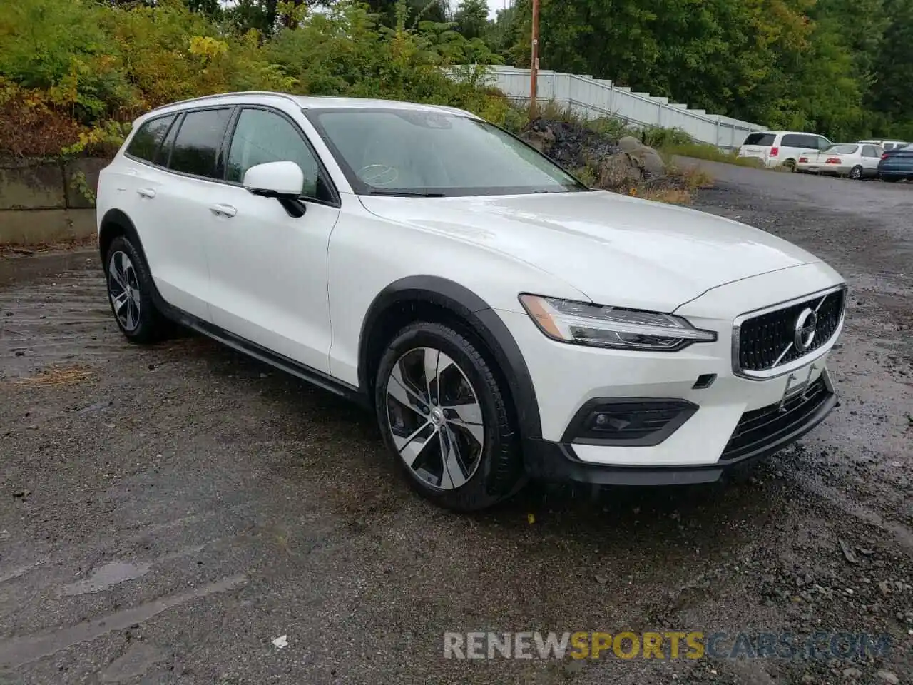 1 Photograph of a damaged car YV4102WK0M1069342 VOLVO V60 2021