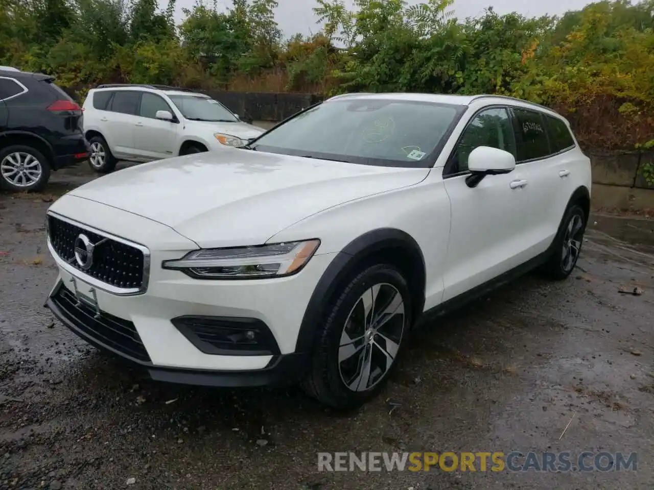 2 Photograph of a damaged car YV4102WK0M1069342 VOLVO V60 2021