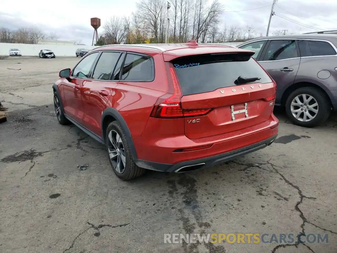 3 Photograph of a damaged car YV4102WK0M1076582 VOLVO V60 2021