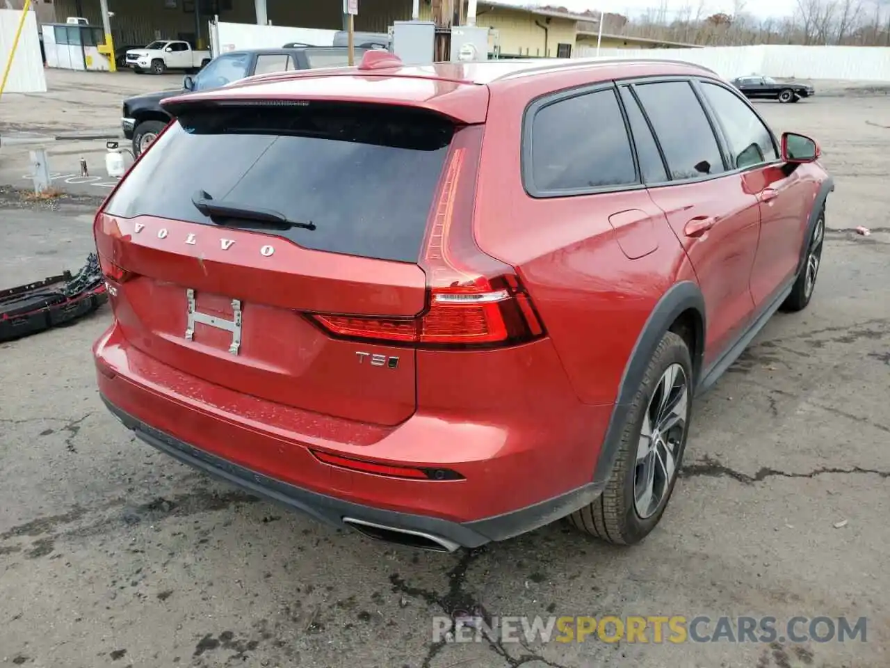 4 Photograph of a damaged car YV4102WK0M1076582 VOLVO V60 2021