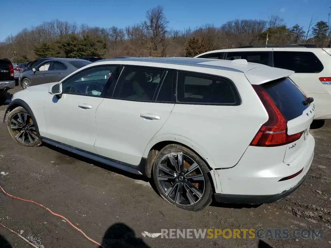 2 Photograph of a damaged car YV4102WK1M1074808 VOLVO V60 2021