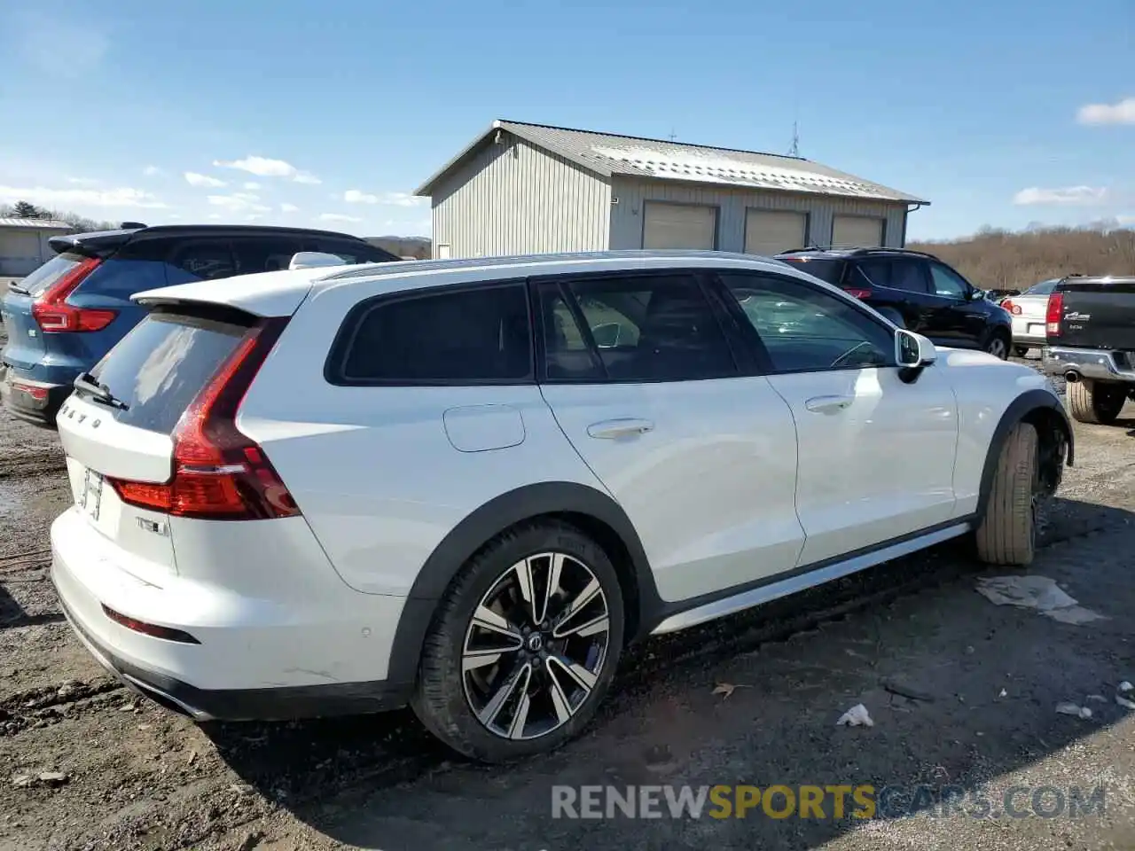 3 Photograph of a damaged car YV4102WK1M1074808 VOLVO V60 2021