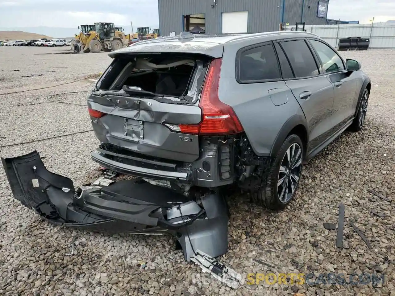 4 Photograph of a damaged car YV4102WK3M1065947 VOLVO V60 2021