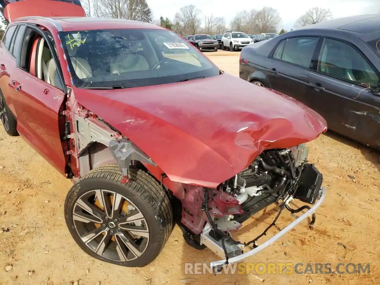 9 Photograph of a damaged car YV4102WK4M1068209 VOLVO V60 2021