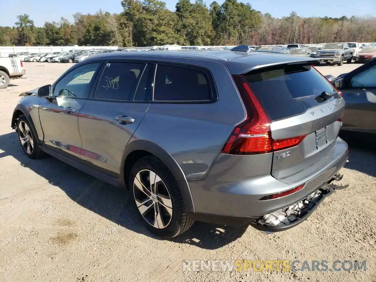 3 Photograph of a damaged car YV4102WK4M1072809 VOLVO V60 2021