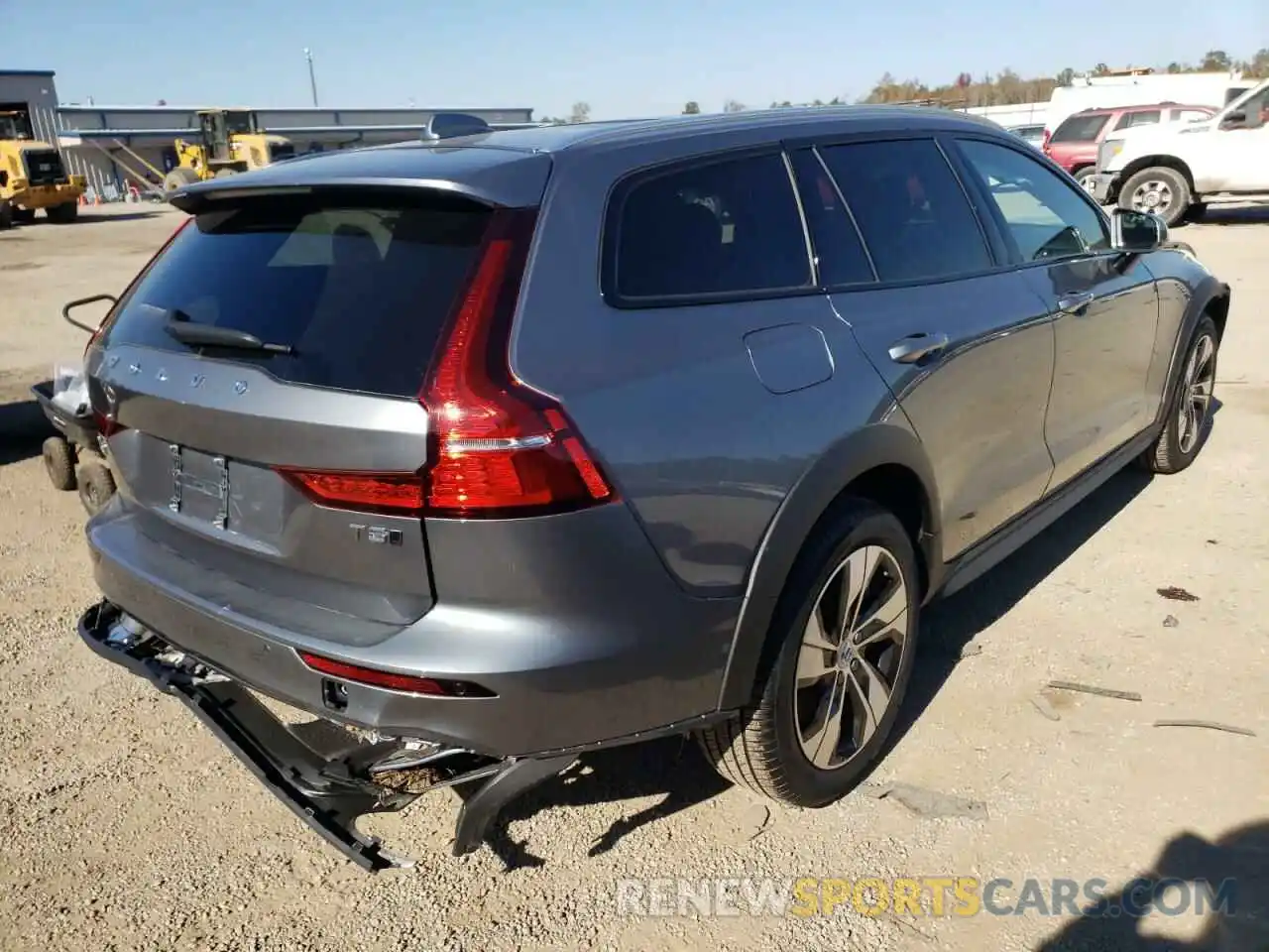 4 Photograph of a damaged car YV4102WK4M1072809 VOLVO V60 2021