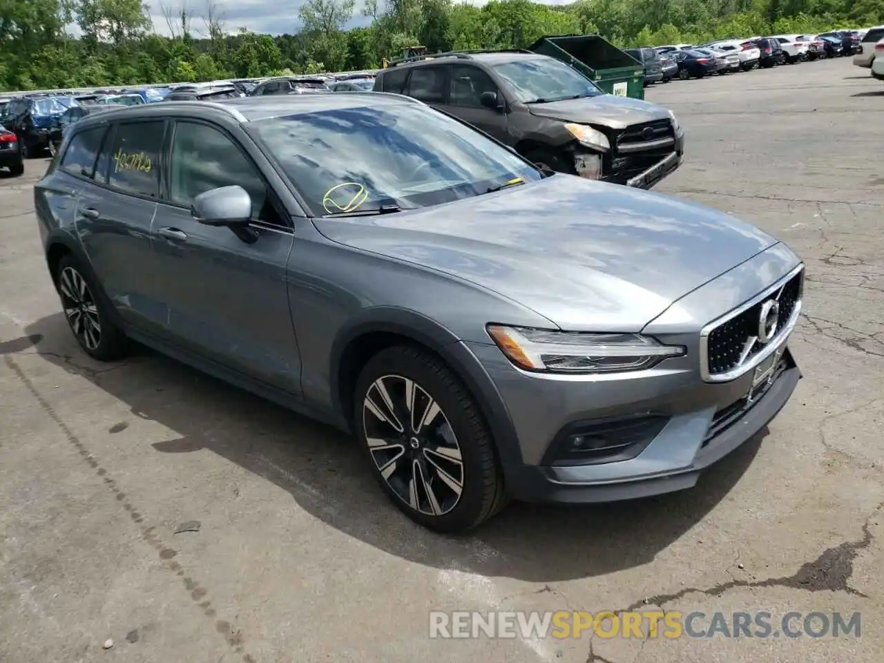 1 Photograph of a damaged car YV4102WK7M1071380 VOLVO V60 2021