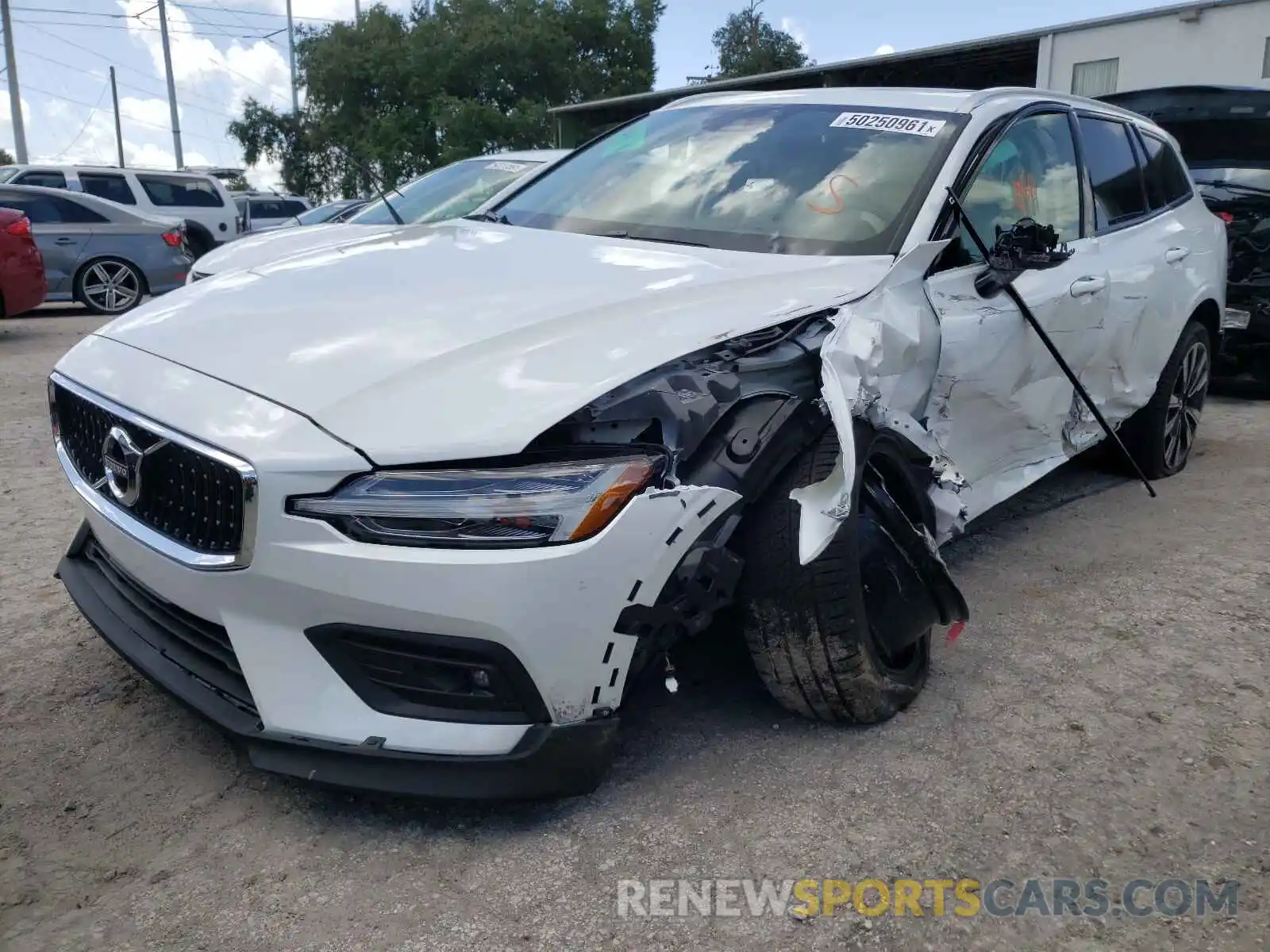 2 Photograph of a damaged car YV4102WK8M1076927 VOLVO V60 2021