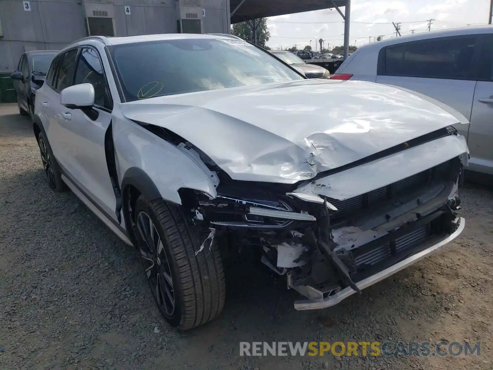 1 Photograph of a damaged car YV4102WK9M1069677 VOLVO V60 2021