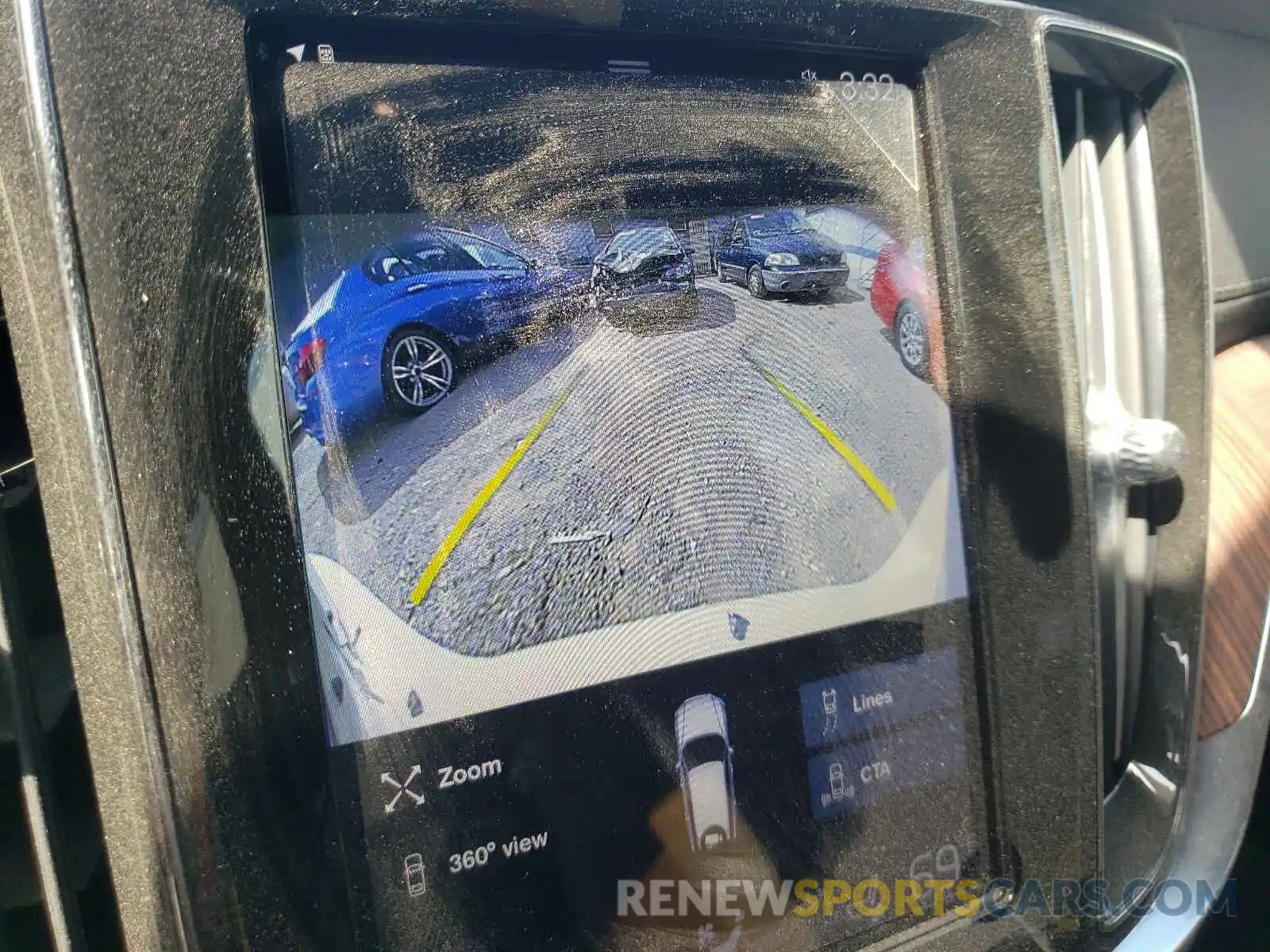 9 Photograph of a damaged car YV4102WK9M1069677 VOLVO V60 2021