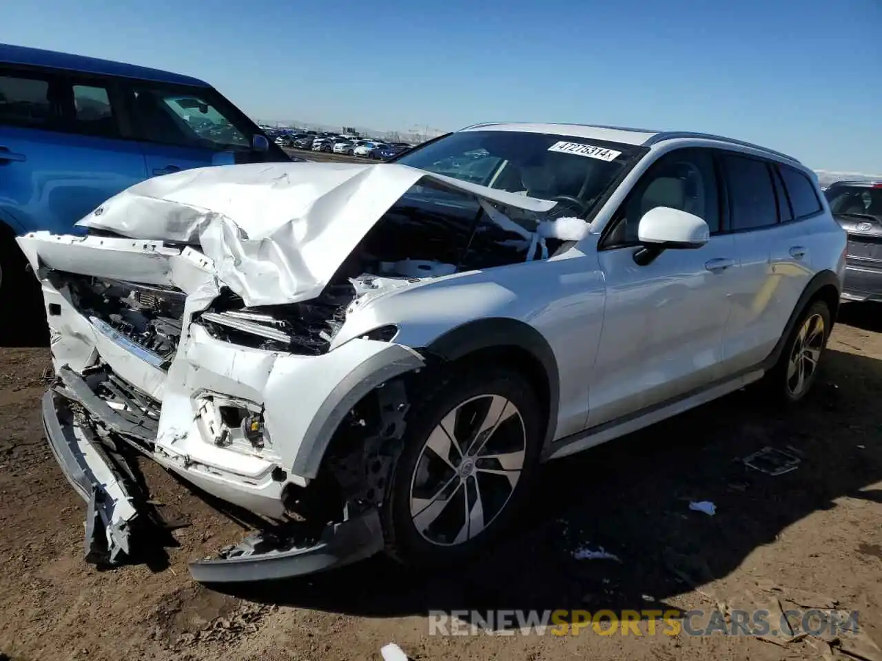 1 Photograph of a damaged car YV4102WKXM1069073 VOLVO V60 2021