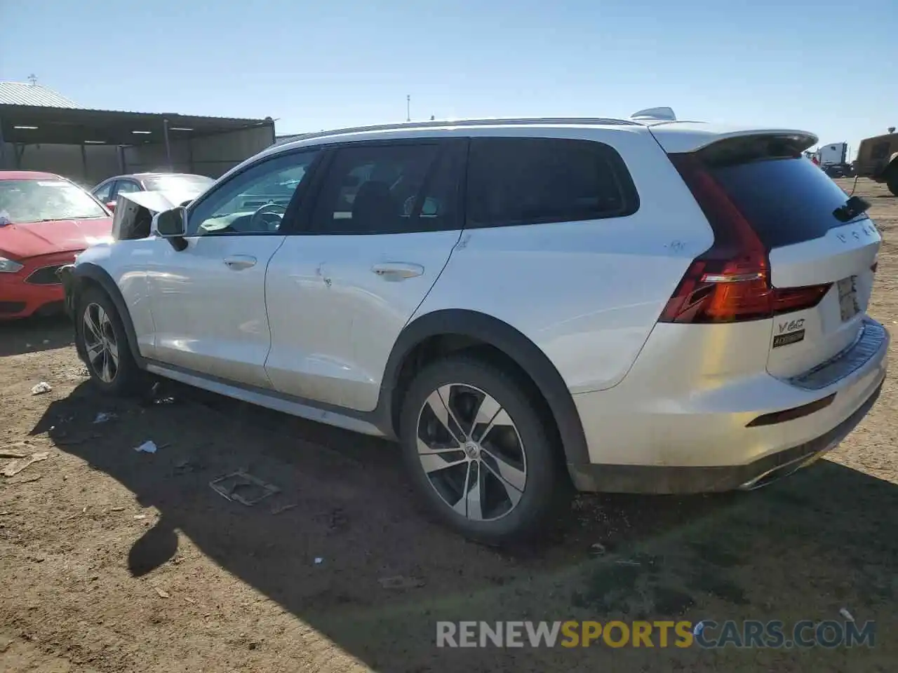 2 Photograph of a damaged car YV4102WKXM1069073 VOLVO V60 2021