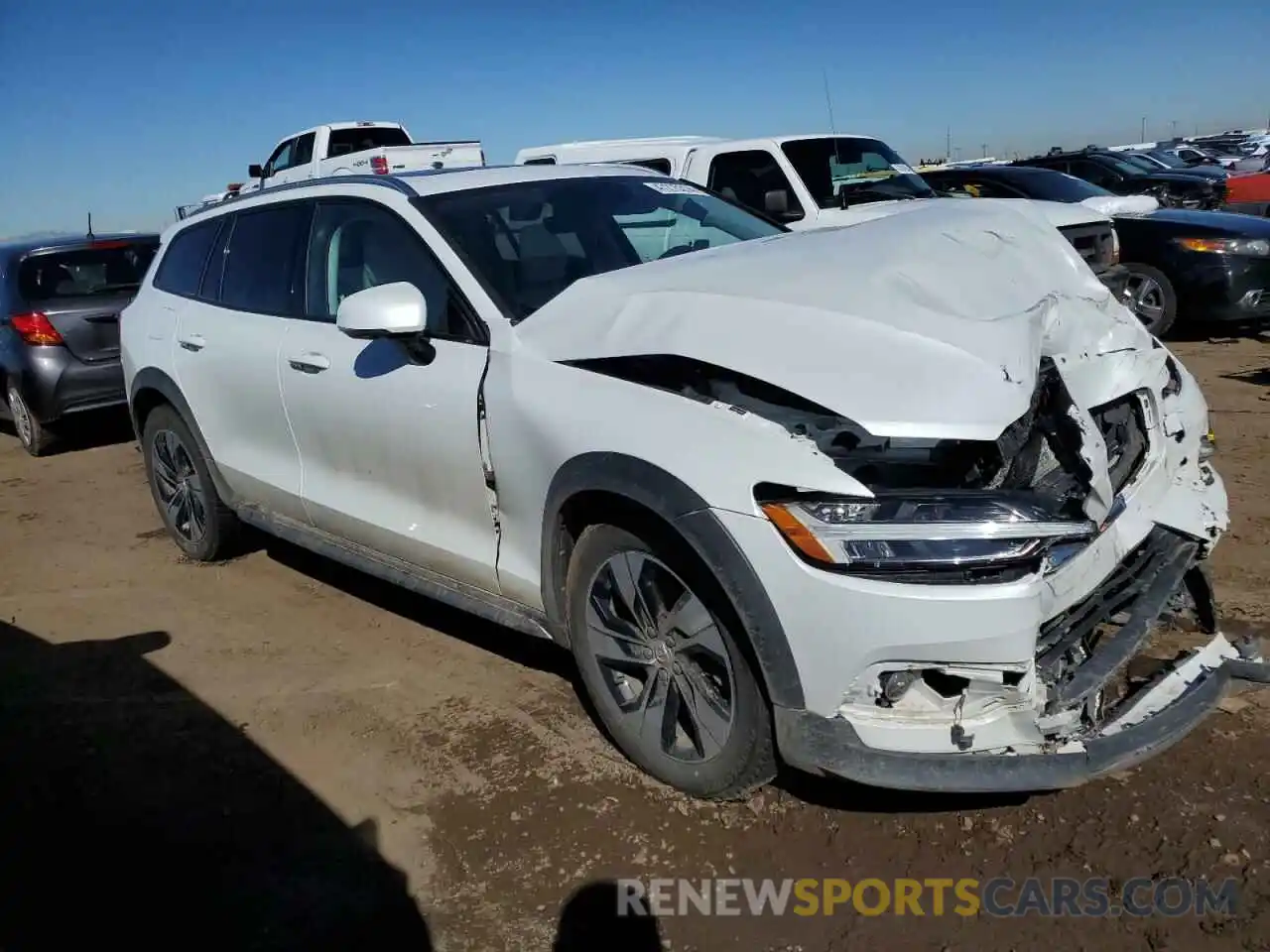 4 Photograph of a damaged car YV4102WKXM1069073 VOLVO V60 2021