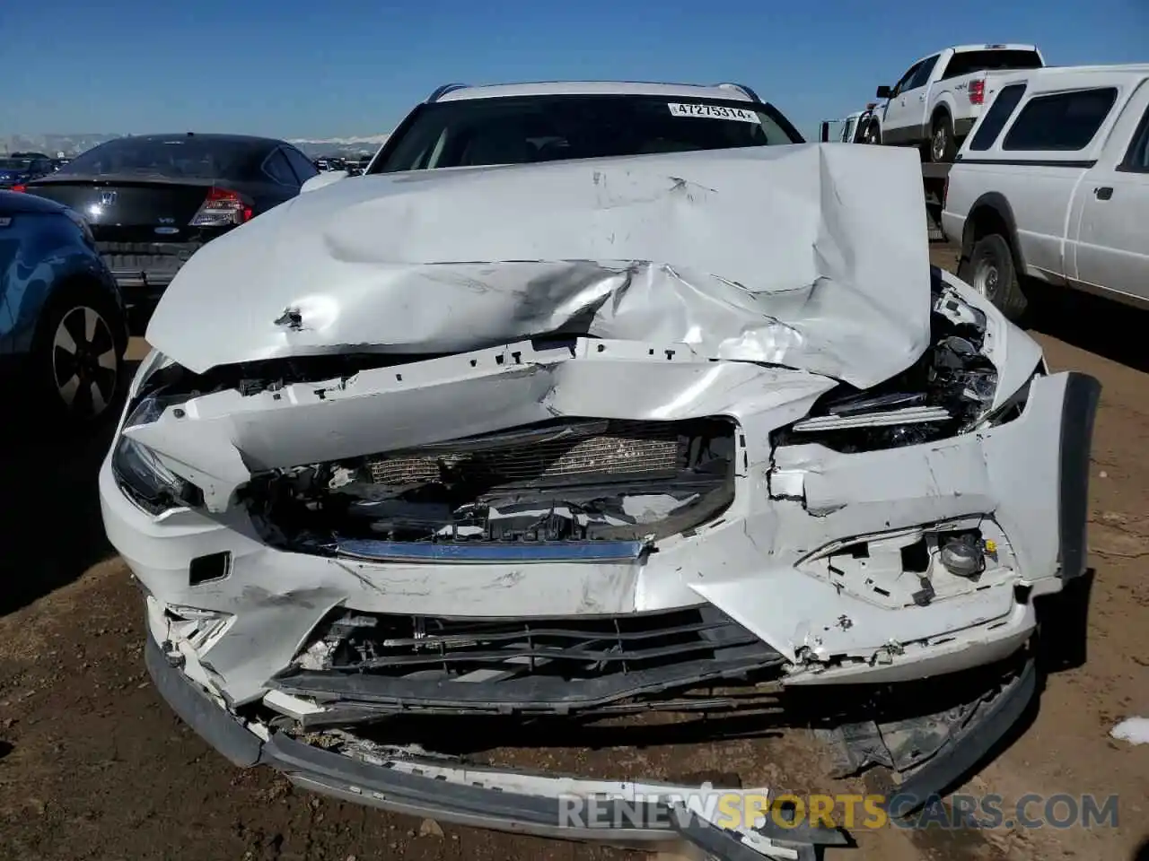 5 Photograph of a damaged car YV4102WKXM1069073 VOLVO V60 2021