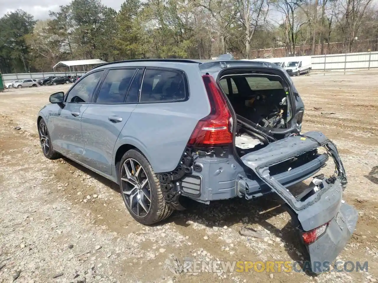 3 Photograph of a damaged car YV1BK0EP7N1477724 VOLVO V60 2022