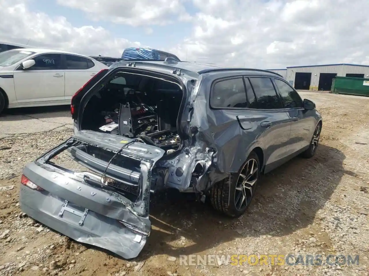 4 Photograph of a damaged car YV1BK0EP7N1477724 VOLVO V60 2022