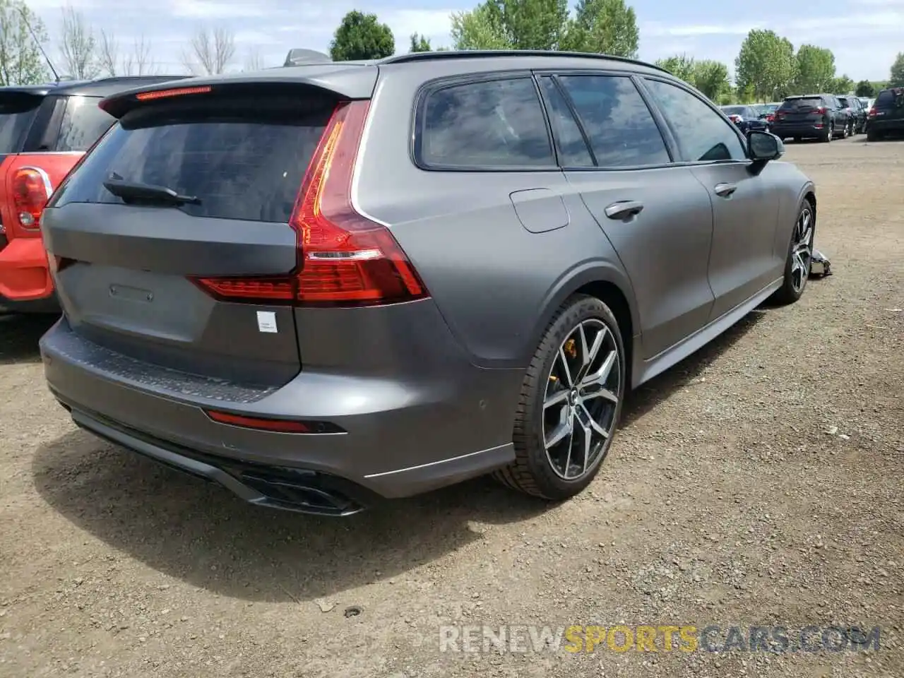 4 Photograph of a damaged car YV1H60EP8N1487080 VOLVO V60 2022