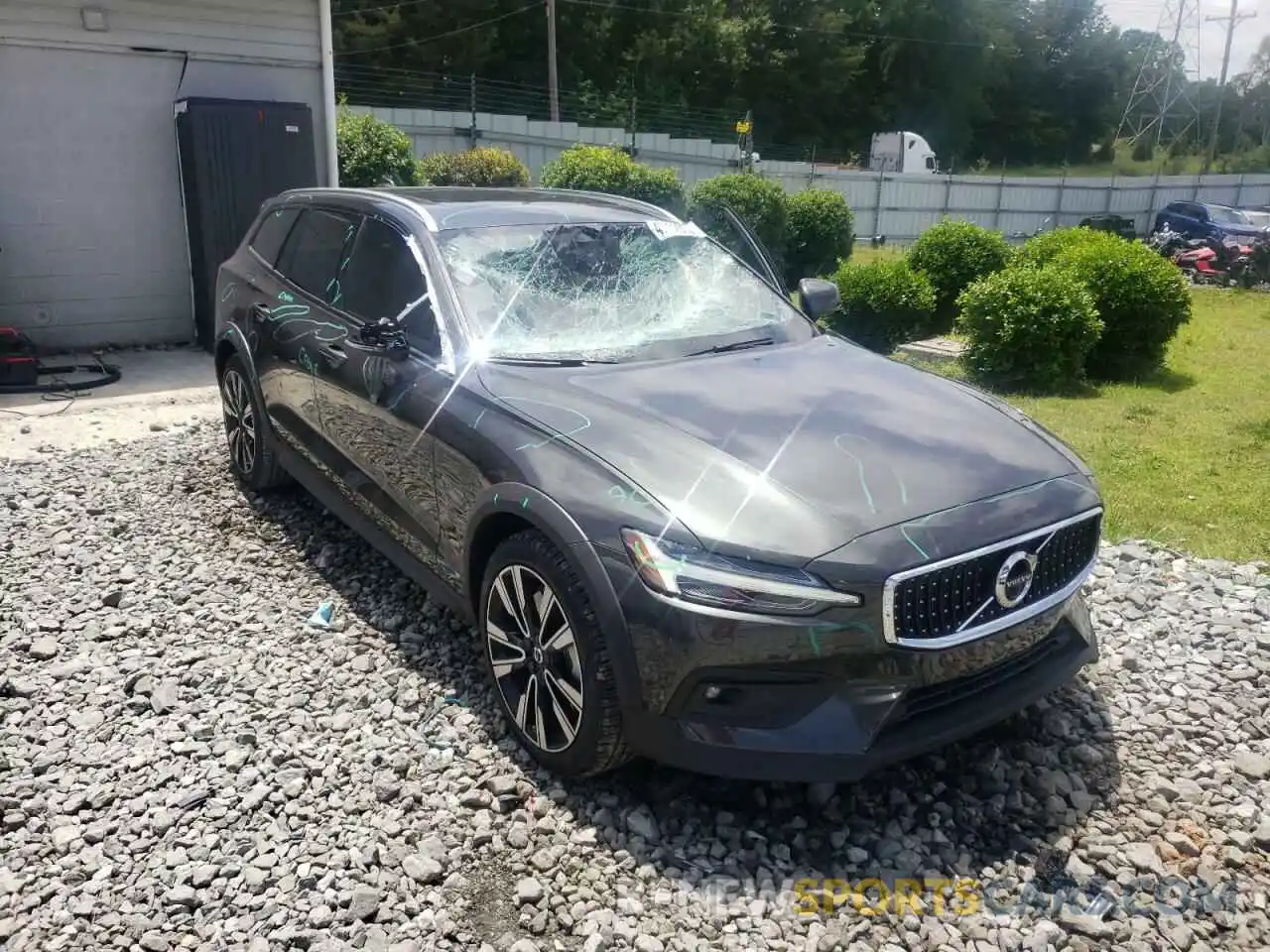 1 Photograph of a damaged car YV4102WK0N1087048 VOLVO V60 2022