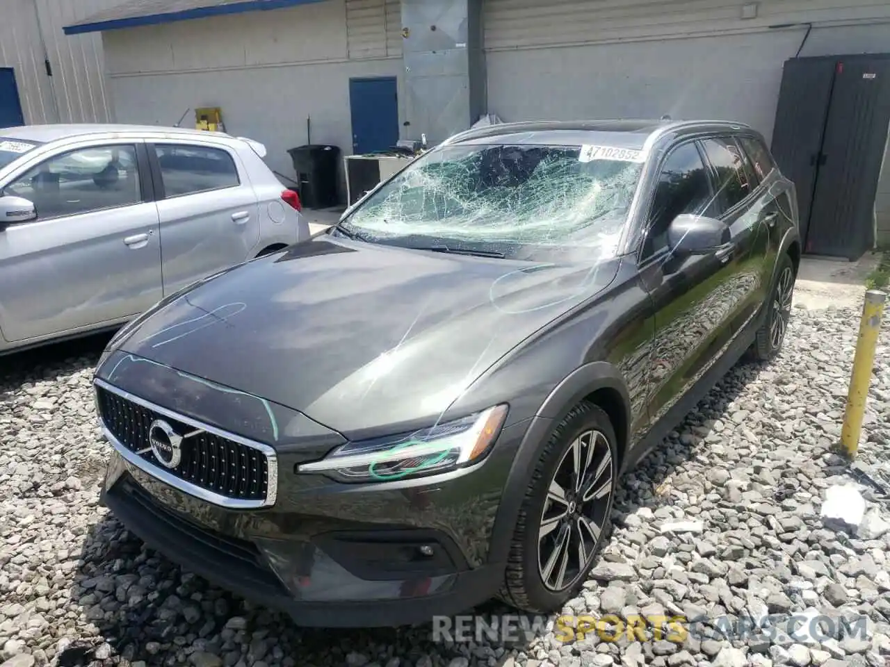 2 Photograph of a damaged car YV4102WK0N1087048 VOLVO V60 2022