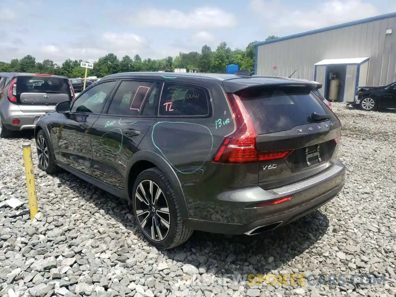 3 Photograph of a damaged car YV4102WK0N1087048 VOLVO V60 2022