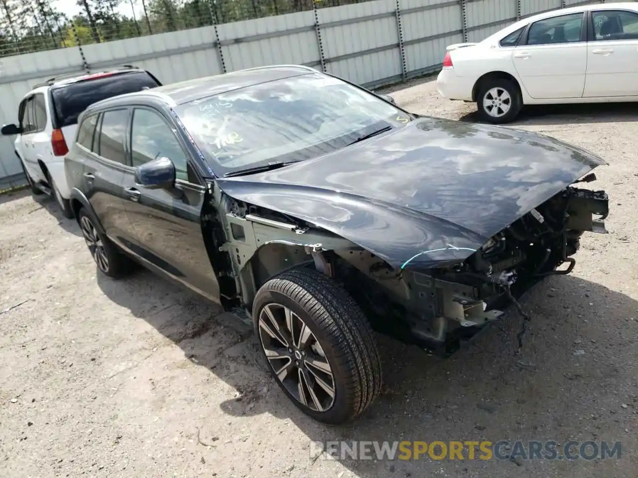 1 Photograph of a damaged car YV4102WK2N1086340 VOLVO V60 2022