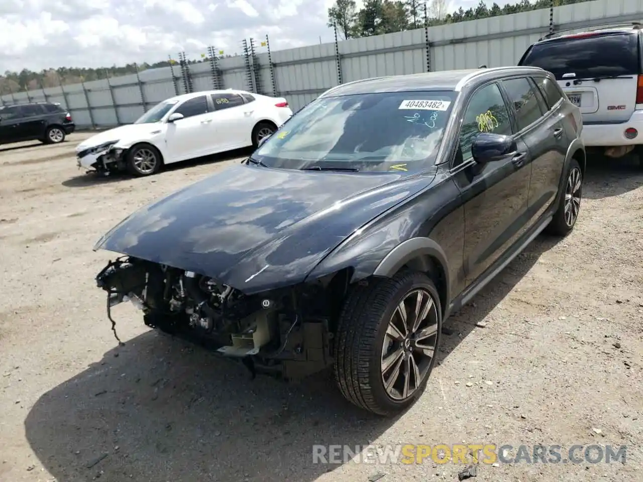 2 Photograph of a damaged car YV4102WK2N1086340 VOLVO V60 2022