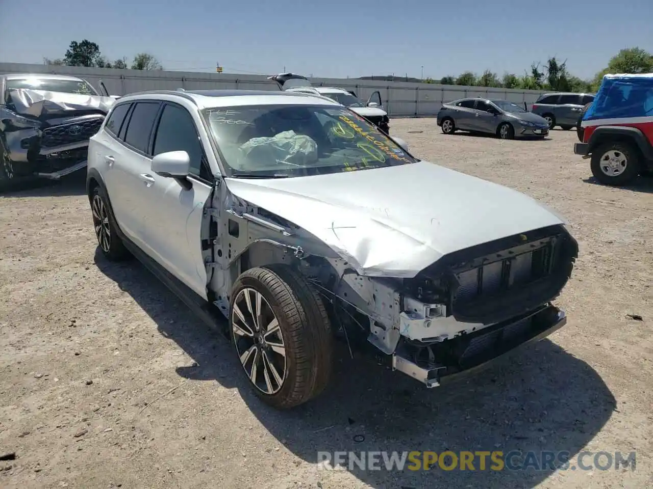 1 Photograph of a damaged car YV4102WK3N1088467 VOLVO V60 2022