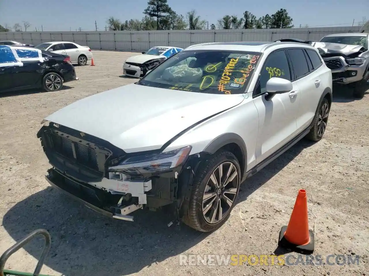 2 Photograph of a damaged car YV4102WK3N1088467 VOLVO V60 2022