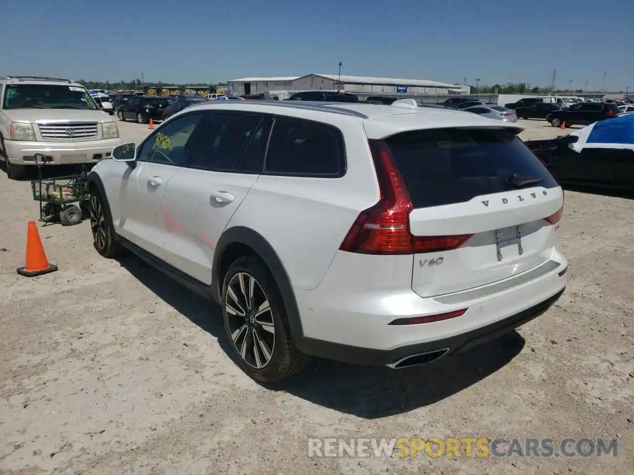 3 Photograph of a damaged car YV4102WK3N1088467 VOLVO V60 2022