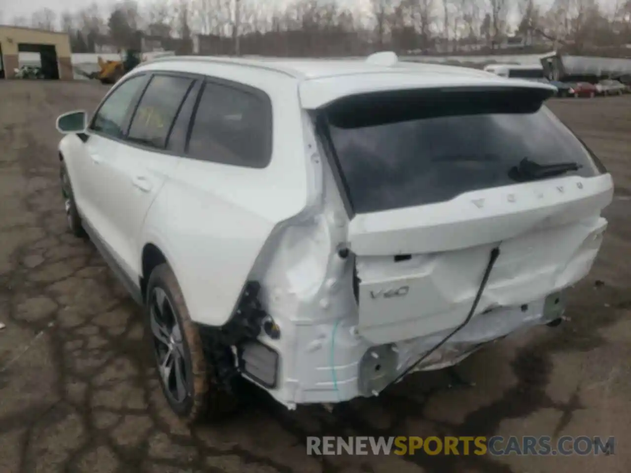 3 Photograph of a damaged car YV4102WK4N2089993 VOLVO V60 2022