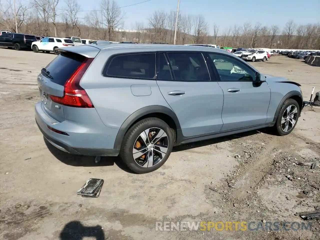 3 Photograph of a damaged car YV4L12WZ6P2110672 VOLVO V60 2023