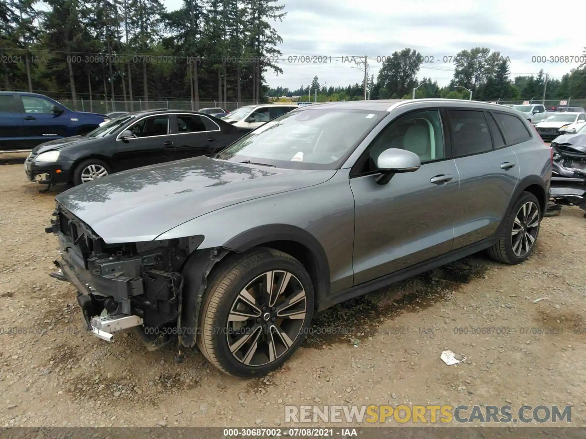 2 Photograph of a damaged car YV4102WK0L1031639 VOLVO V60 CROSS COUNTRY 2020