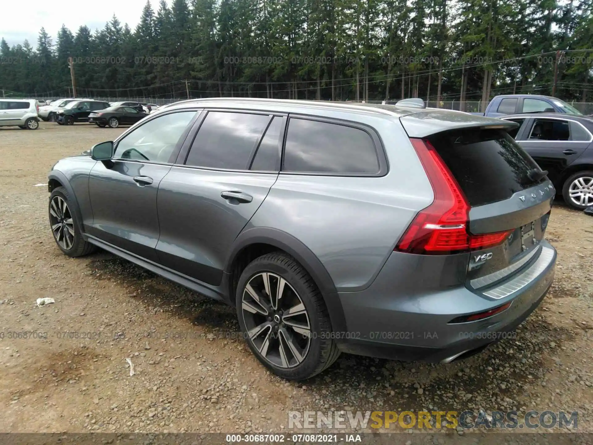 3 Photograph of a damaged car YV4102WK0L1031639 VOLVO V60 CROSS COUNTRY 2020