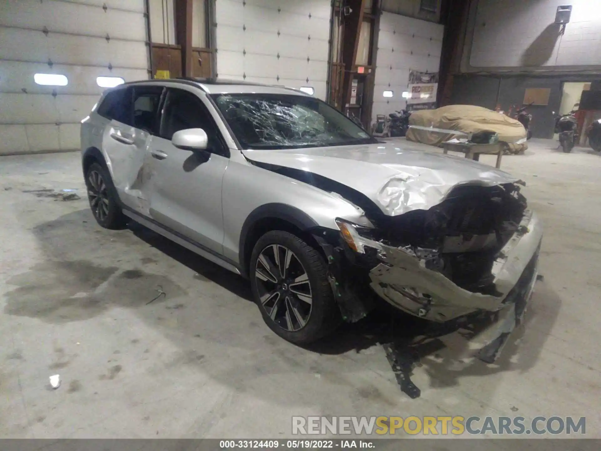 1 Photograph of a damaged car YV4102WK0L1031978 VOLVO V60 CROSS COUNTRY 2020