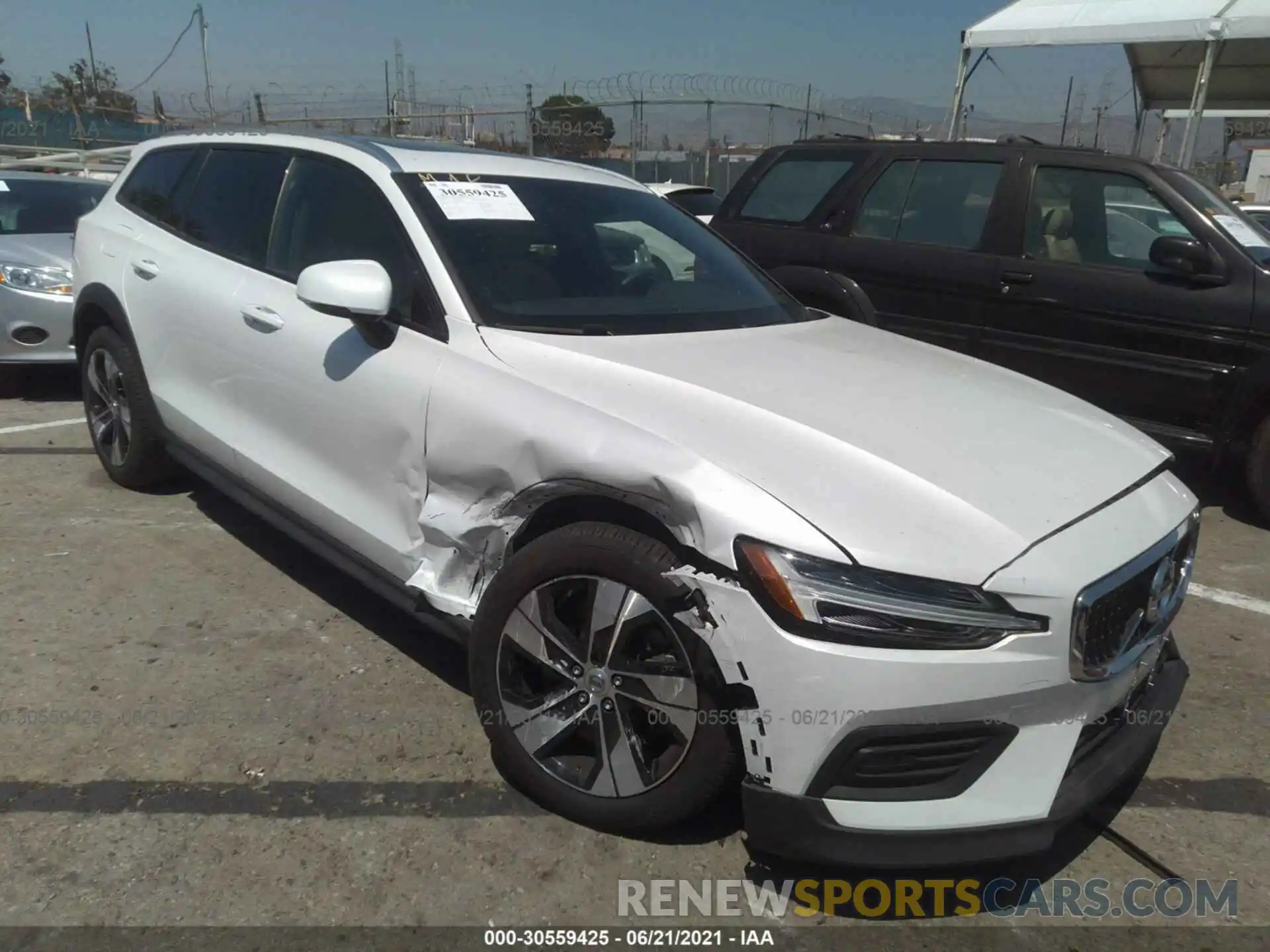 1 Photograph of a damaged car YV4102WK1L1045470 VOLVO V60 CROSS COUNTRY 2020