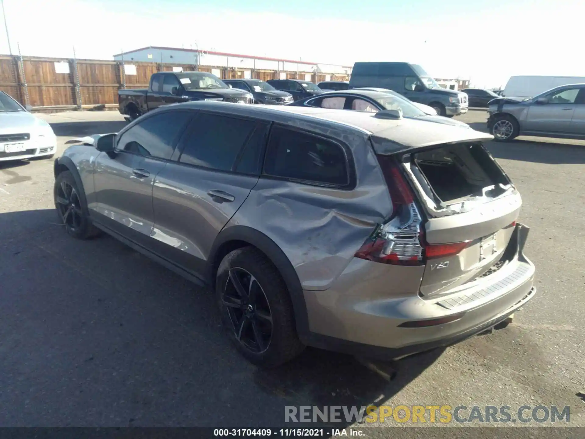 3 Photograph of a damaged car YV4102WK3L1035734 VOLVO V60 CROSS COUNTRY 2020