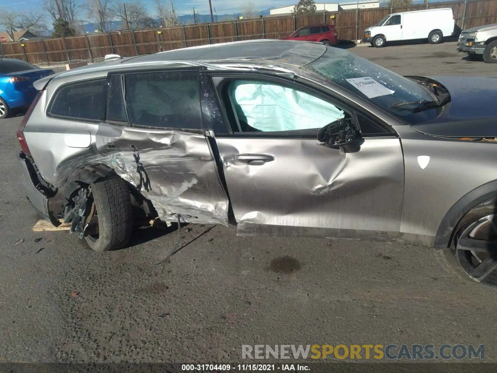 6 Photograph of a damaged car YV4102WK3L1035734 VOLVO V60 CROSS COUNTRY 2020