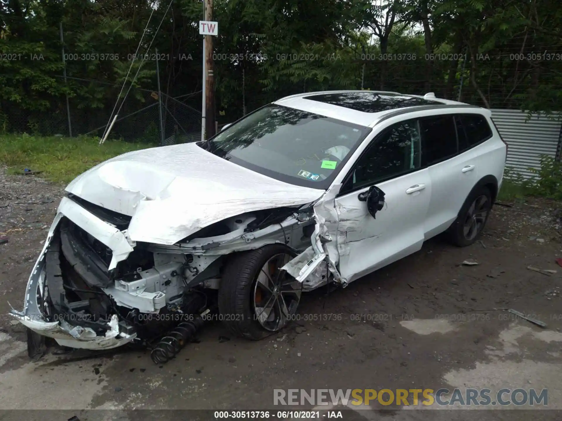 2 Photograph of a damaged car YV4102WK5L1040451 VOLVO V60 CROSS COUNTRY 2020