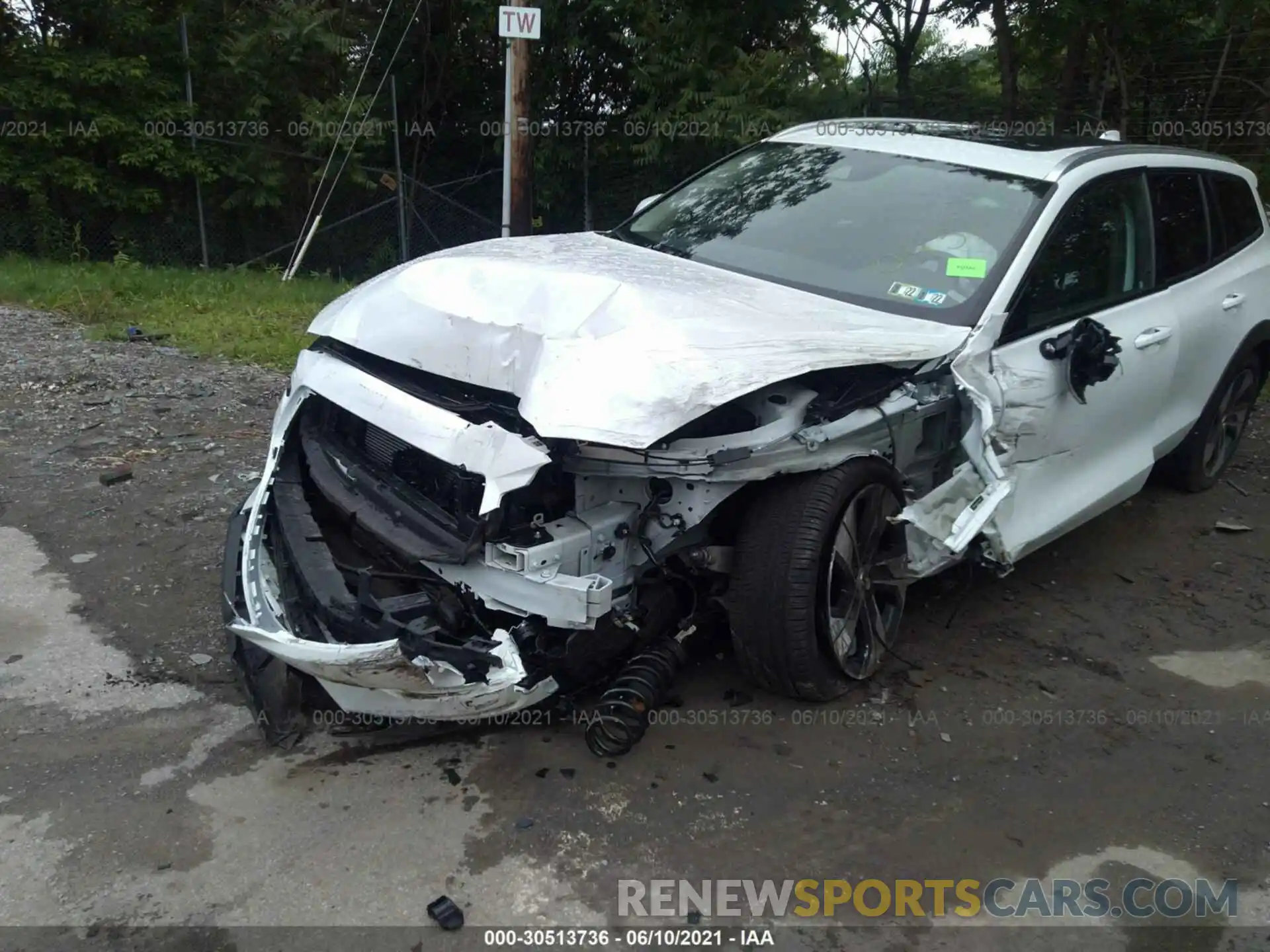 6 Photograph of a damaged car YV4102WK5L1040451 VOLVO V60 CROSS COUNTRY 2020