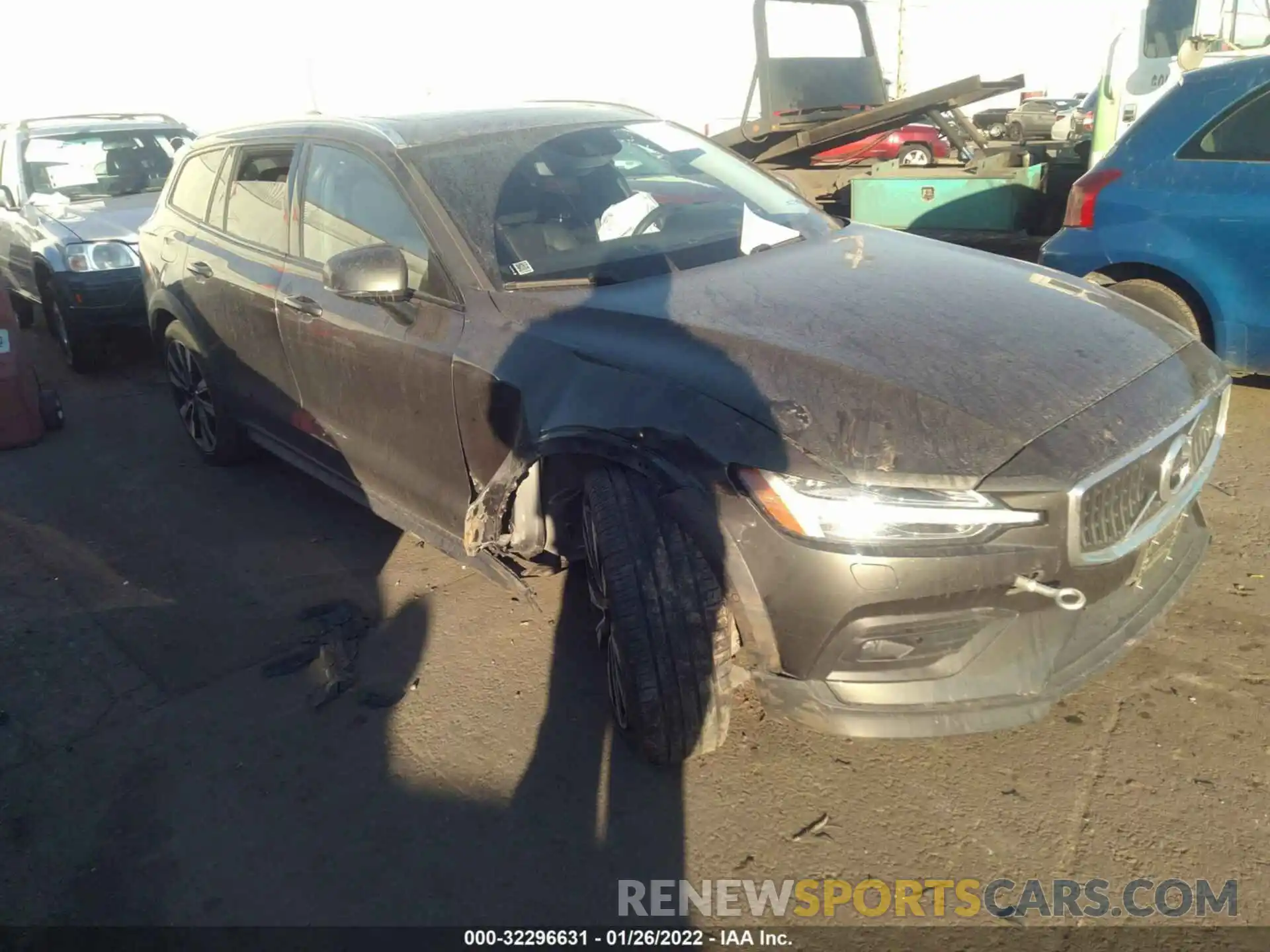 1 Photograph of a damaged car YV4102WK6L1036120 VOLVO V60 CROSS COUNTRY 2020