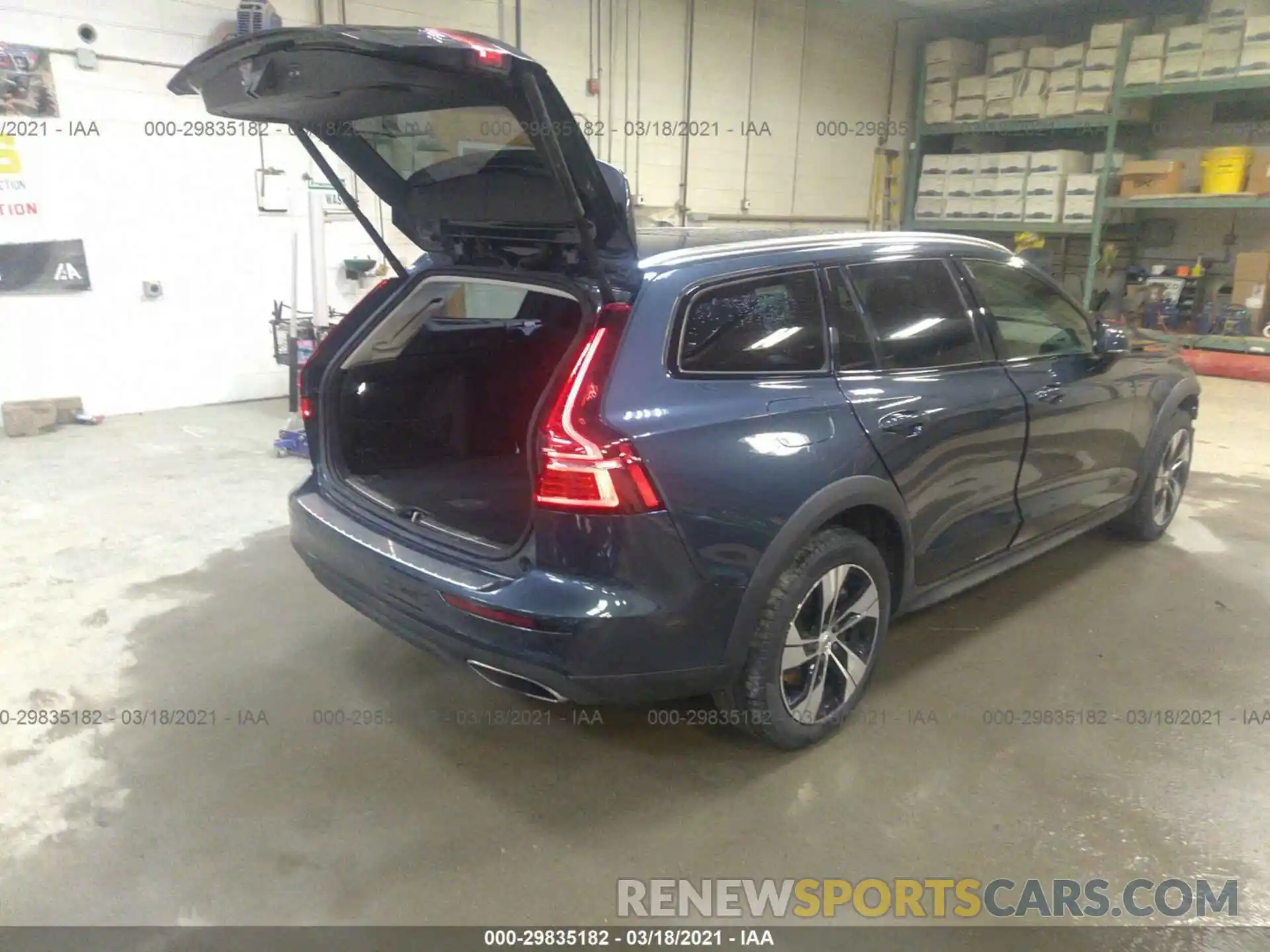 4 Photograph of a damaged car YV4102WK8L1037687 VOLVO V60 CROSS COUNTRY 2020