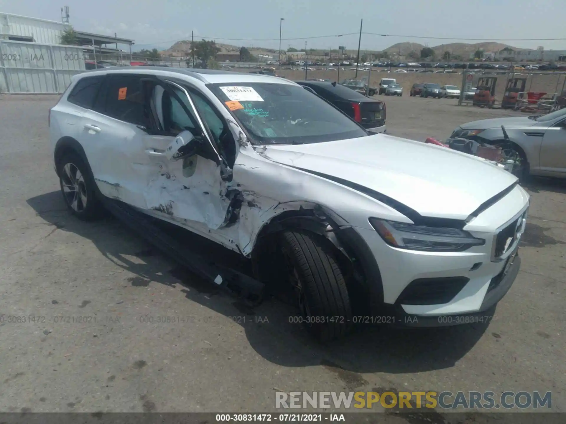 1 Photograph of a damaged car YV4102WK9L1040002 VOLVO V60 CROSS COUNTRY 2020