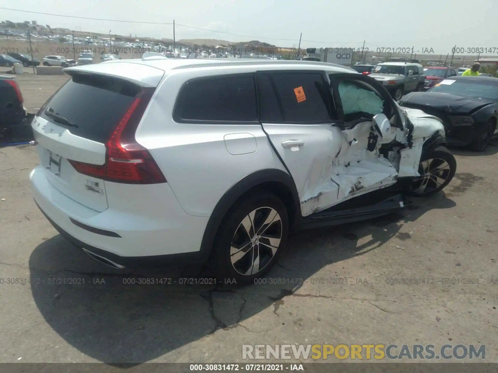 4 Photograph of a damaged car YV4102WK9L1040002 VOLVO V60 CROSS COUNTRY 2020