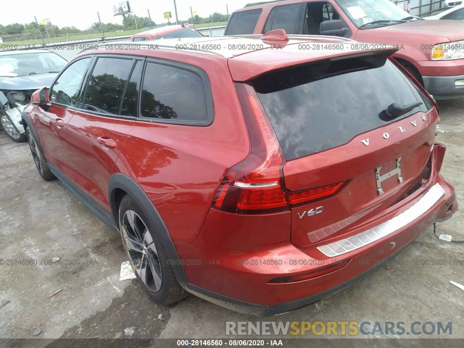 3 Photograph of a damaged car YV4102WKXL1037688 VOLVO V60 CROSS COUNTRY 2020